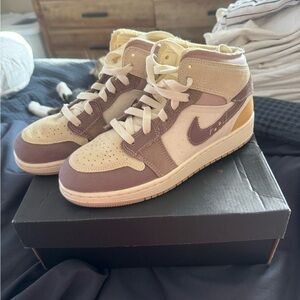 Jordan Air Mid SE Craft in Sail and Taupe